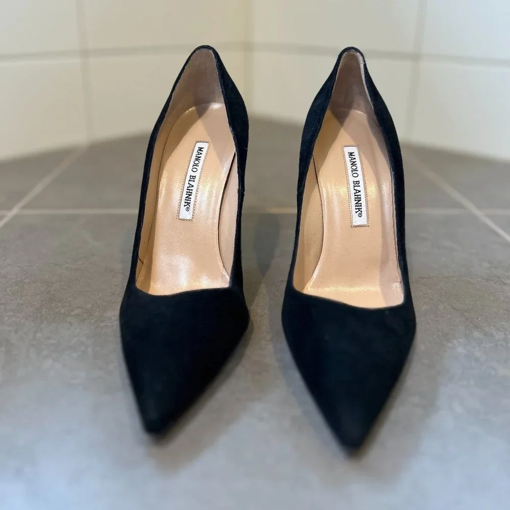 Manolo Blahnik BB Black Suede Pointed Toe Pumps Size EU 38 - Picture 1 of 9